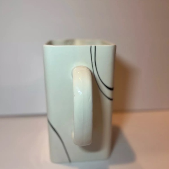 Corelle Coordinates - Simple Lines 80 oz Pitcher RARE like new - Picture 4 of 6